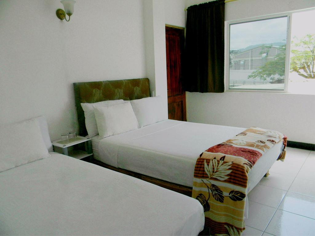 Bahia B&B Bahia de Caraquez Bilik gambar